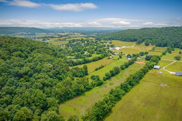 1653 Lester Flatt Road, Sparta, TN 38583