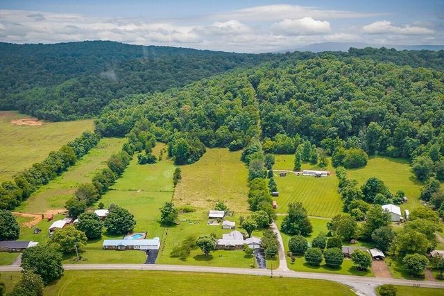 1653 Lester Flatt Road, Sparta, TN 38583