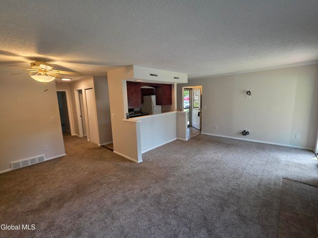 123 Victory Way, Halfmoon, NY 12065