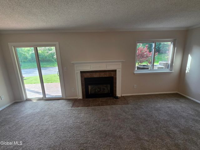 123 Victory Way, Halfmoon, NY 12065
