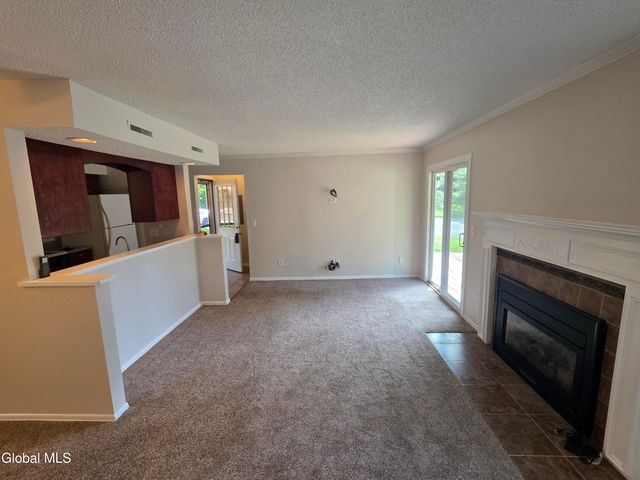 123 Victory Way, Halfmoon, NY 12065