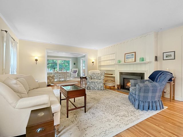 251 W Lake Street, Excelsior, MN 55331