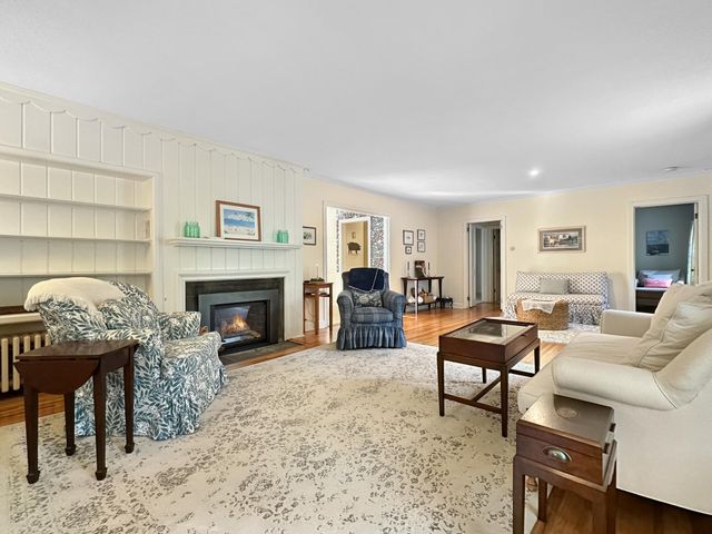 251 W Lake Street, Excelsior, MN 55331