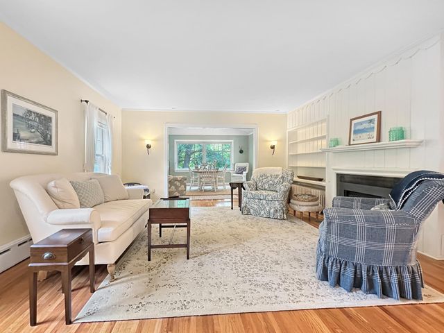 251 W Lake Street, Excelsior, MN 55331