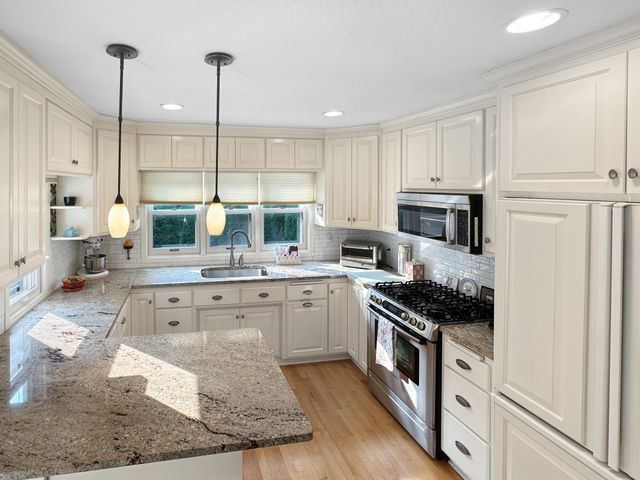 251 W Lake Street, Excelsior, MN 55331