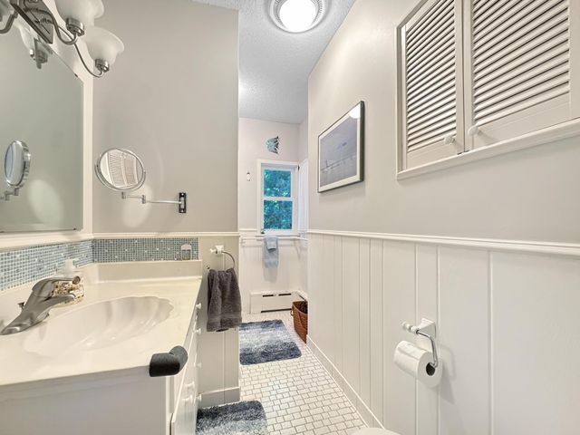 251 W Lake Street, Excelsior, MN 55331