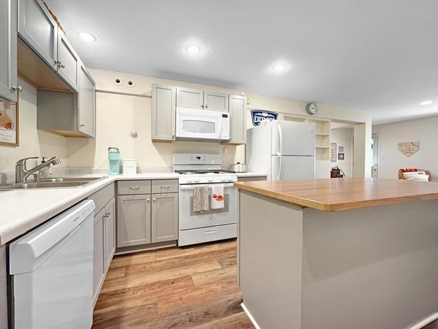 251 W Lake Street, Excelsior, MN 55331