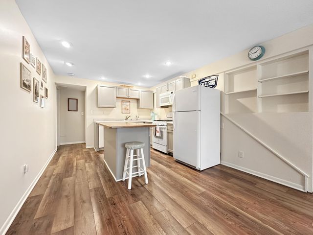 251 W Lake Street, Excelsior, MN 55331