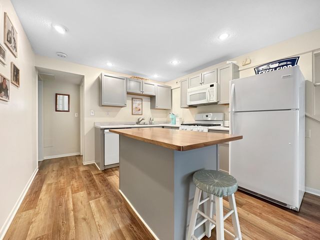 251 W Lake Street, Excelsior, MN 55331