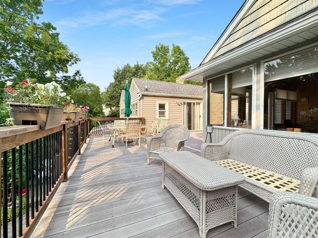251 W Lake Street, Excelsior, MN 55331