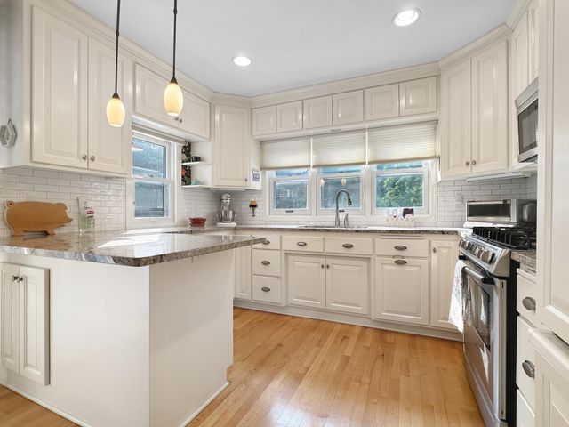 251 W Lake Street, Excelsior, MN 55331