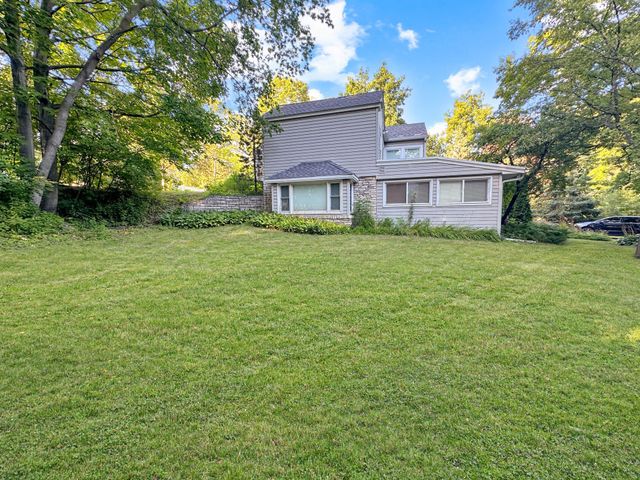 251 W Lake Street, Excelsior, MN 55331