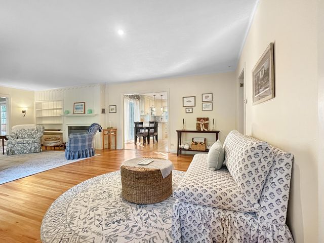 251 W Lake Street, Excelsior, MN 55331