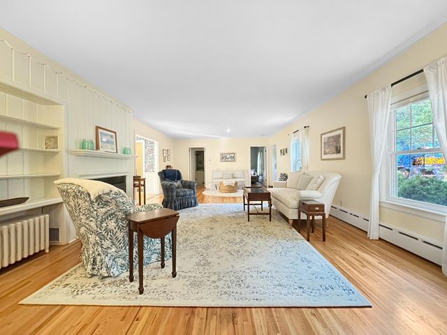 251 W Lake Street, Excelsior, MN 55331