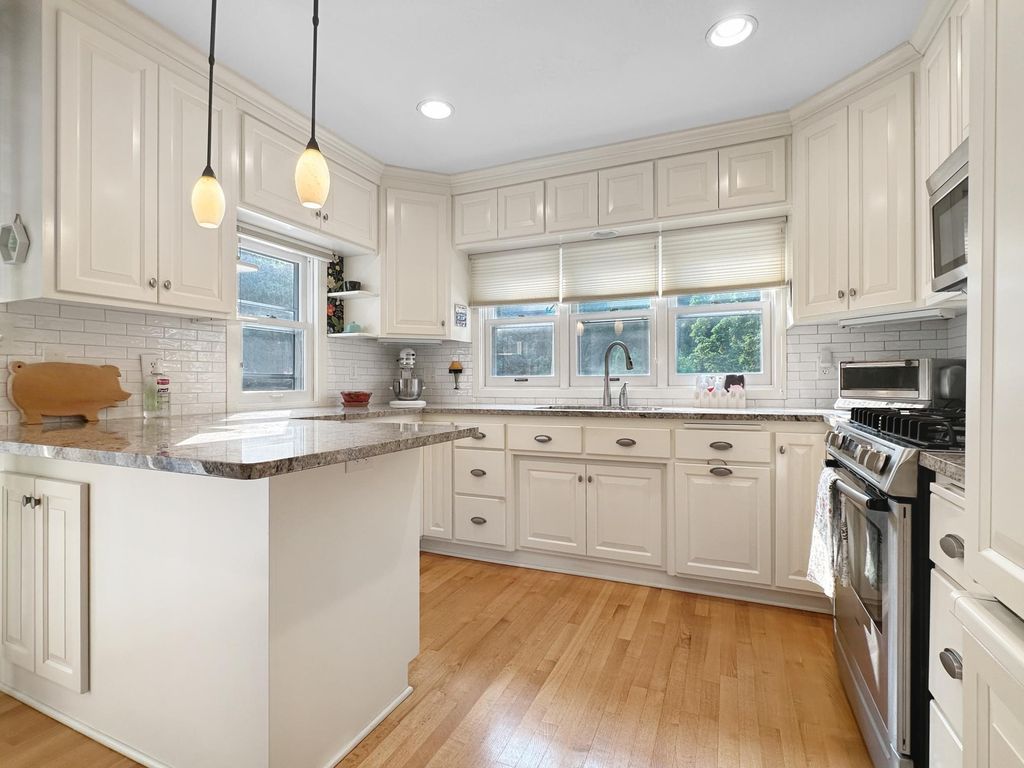 251 W Lake Street, Excelsior, MN 55331 — photo 4