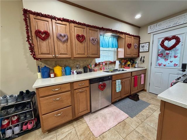 49221 S Meadowbrook Circle, East Liverpool, OH 43920