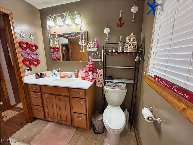 49221 S Meadowbrook Circle, East Liverpool, OH 43920