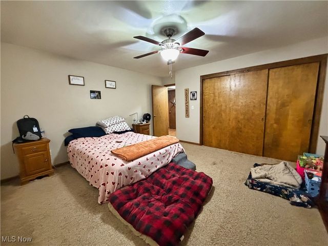 49221 S Meadowbrook Circle, East Liverpool, OH 43920