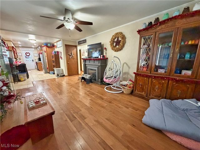 49221 S Meadowbrook Circle, East Liverpool, OH 43920