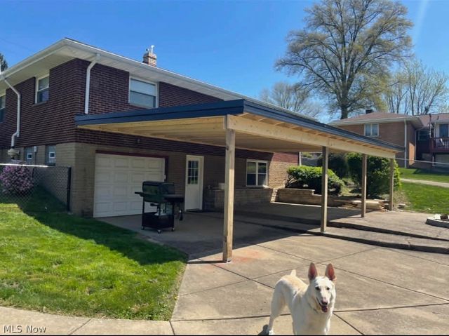 49221 S Meadowbrook Circle, East Liverpool, OH 43920