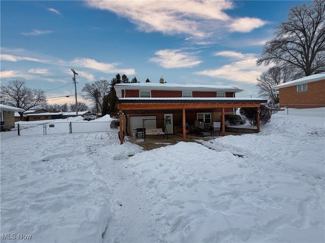 49221 S Meadowbrook Circle, East Liverpool, OH 43920