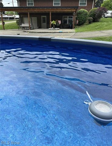 49221 S Meadowbrook Circle, East Liverpool, OH 43920