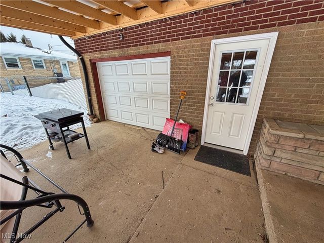 49221 S Meadowbrook Circle, East Liverpool, OH 43920