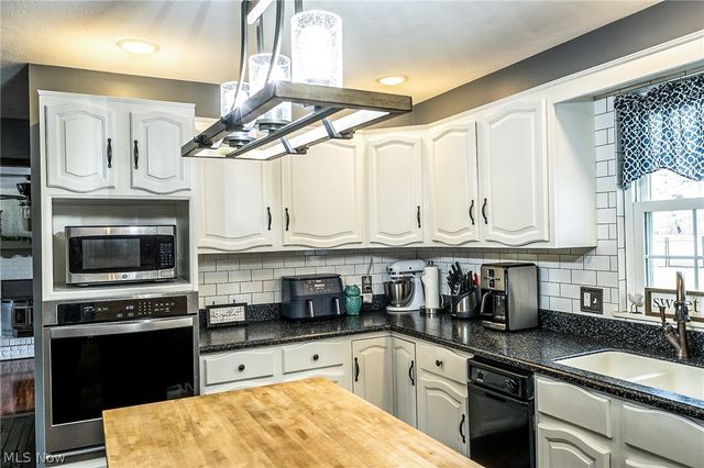 782 Windsor Drive, Mineral Wells, WV 26150