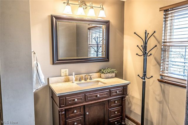 782 Windsor Drive, Mineral Wells, WV 26150