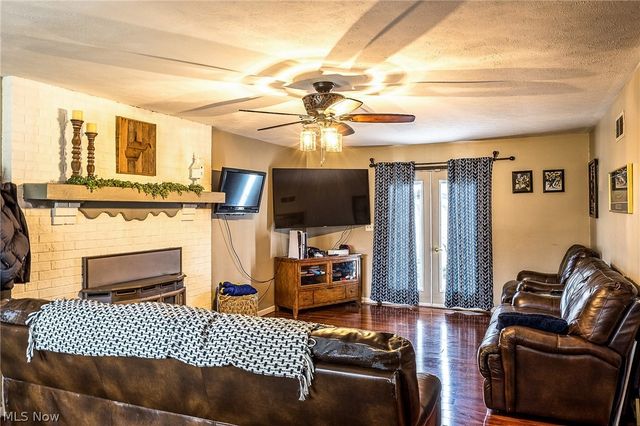 782 Windsor Drive, Mineral Wells, WV 26150