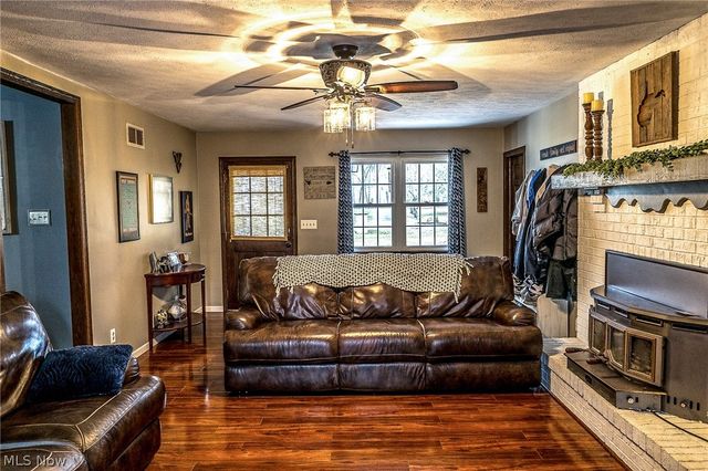 782 Windsor Drive, Mineral Wells, WV 26150