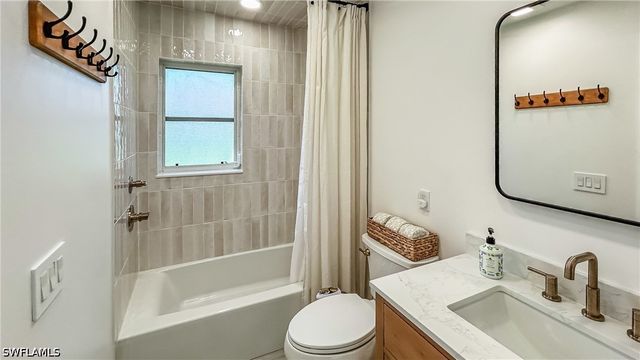5211 SW 27th PL, Cape Coral, FL 33914