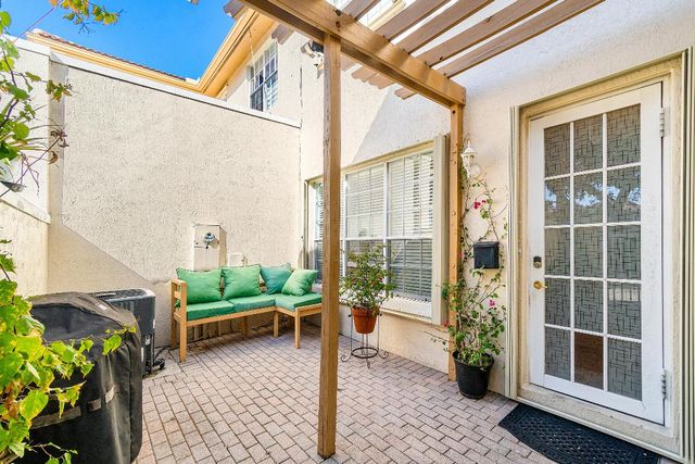 510 NW 24th Avenue, Boynton Beach, FL 33426