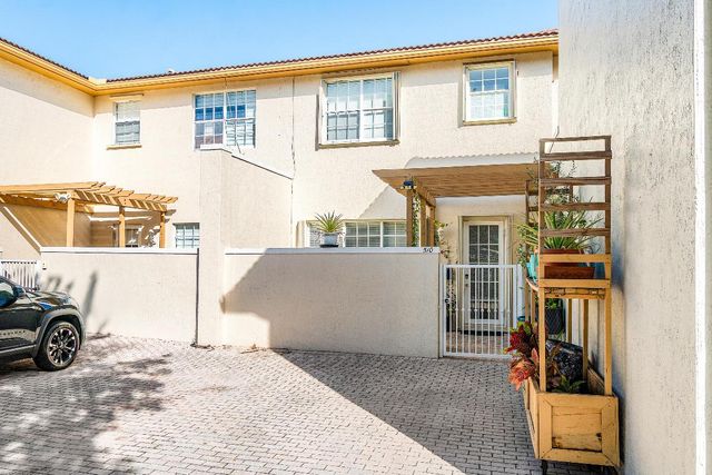 510 NW 24th Avenue, Boynton Beach, FL 33426