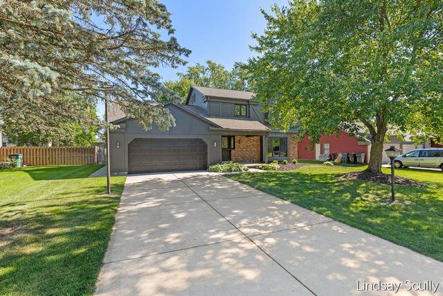 1830 Lockmere Drive, Kentwood, MI 49508