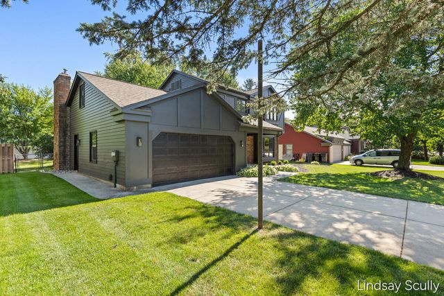 1830 Lockmere Drive, Kentwood, MI 49508
