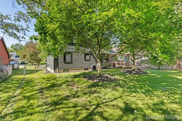 1830 Lockmere Drive, Kentwood, MI 49508