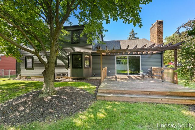 1830 Lockmere Drive, Kentwood, MI 49508