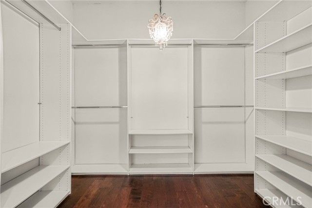 17140 Burbank Boulevard 105, Encino (los Angeles), CA 91316