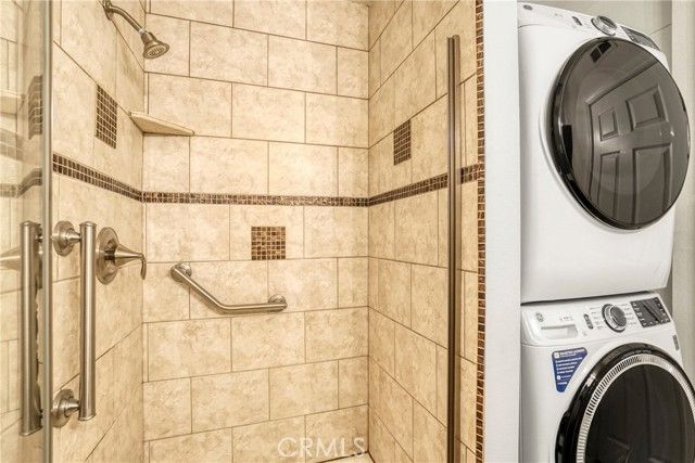 17140 Burbank Boulevard 105, Encino (los Angeles), CA 91316