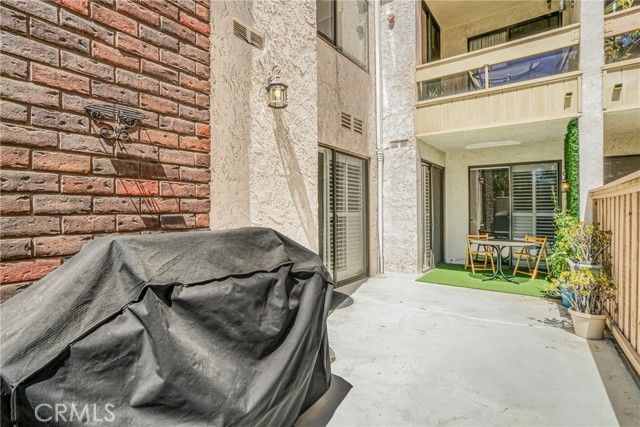 17140 Burbank Boulevard 105, Encino (los Angeles), CA 91316