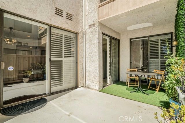 17140 Burbank Boulevard 105, Encino (los Angeles), CA 91316