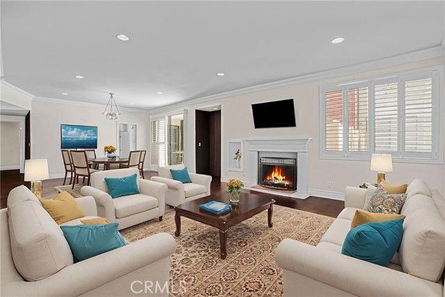 17140 Burbank Boulevard 105, Encino (los Angeles), CA 91316