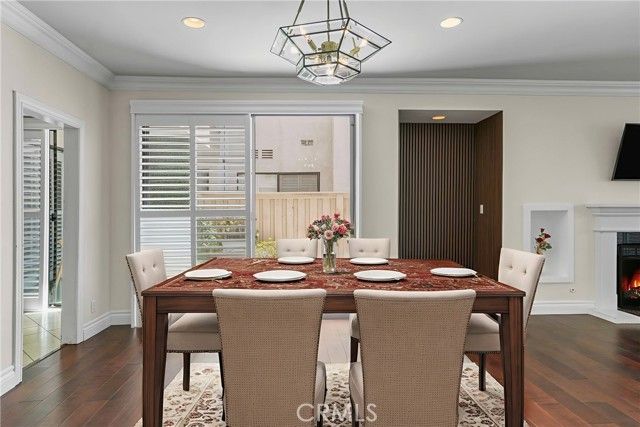 17140 Burbank Boulevard 105, Encino (los Angeles), CA 91316