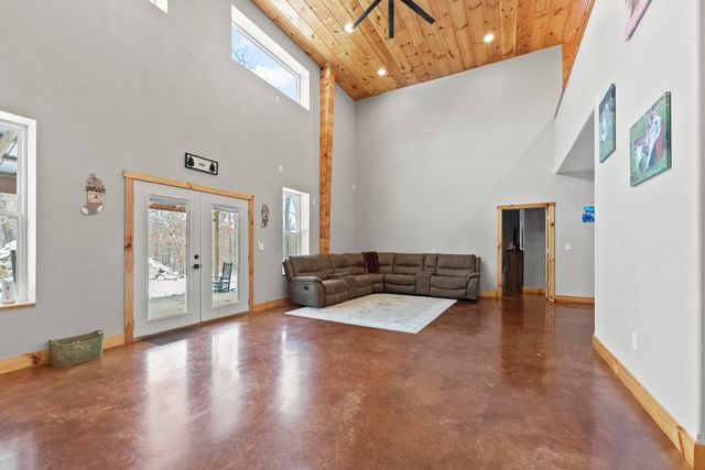 217 Victory Lane Lane, Niangua, MO 65713