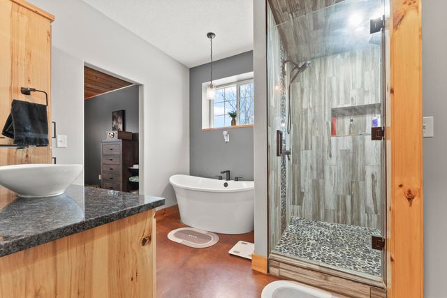 217 Victory Lane Lane, Niangua, MO 65713