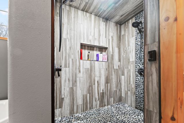 217 Victory Lane Lane, Niangua, MO 65713