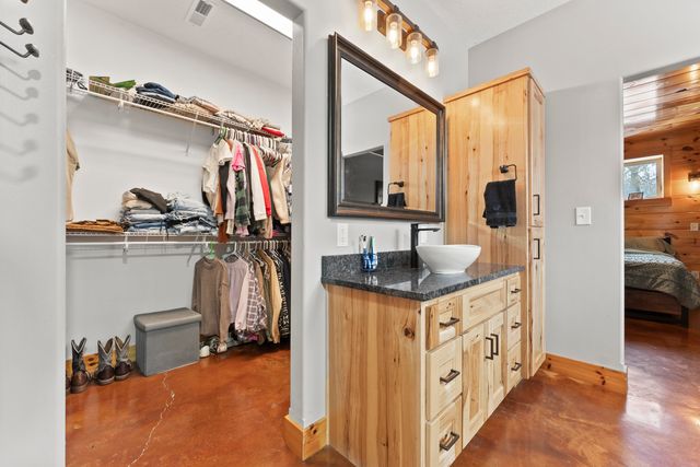 217 Victory Lane Lane, Niangua, MO 65713