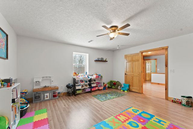 217 Victory Lane Lane, Niangua, MO 65713