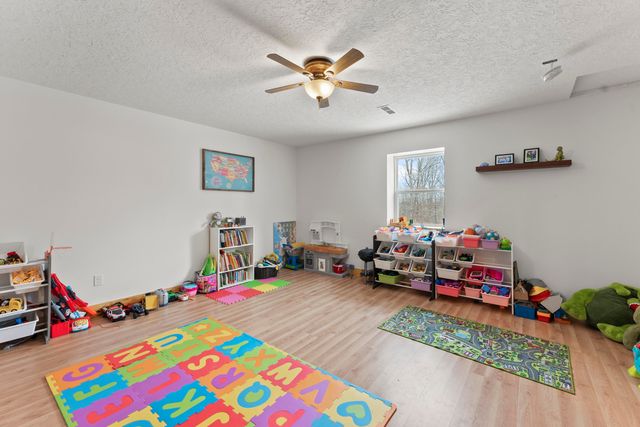 217 Victory Lane Lane, Niangua, MO 65713